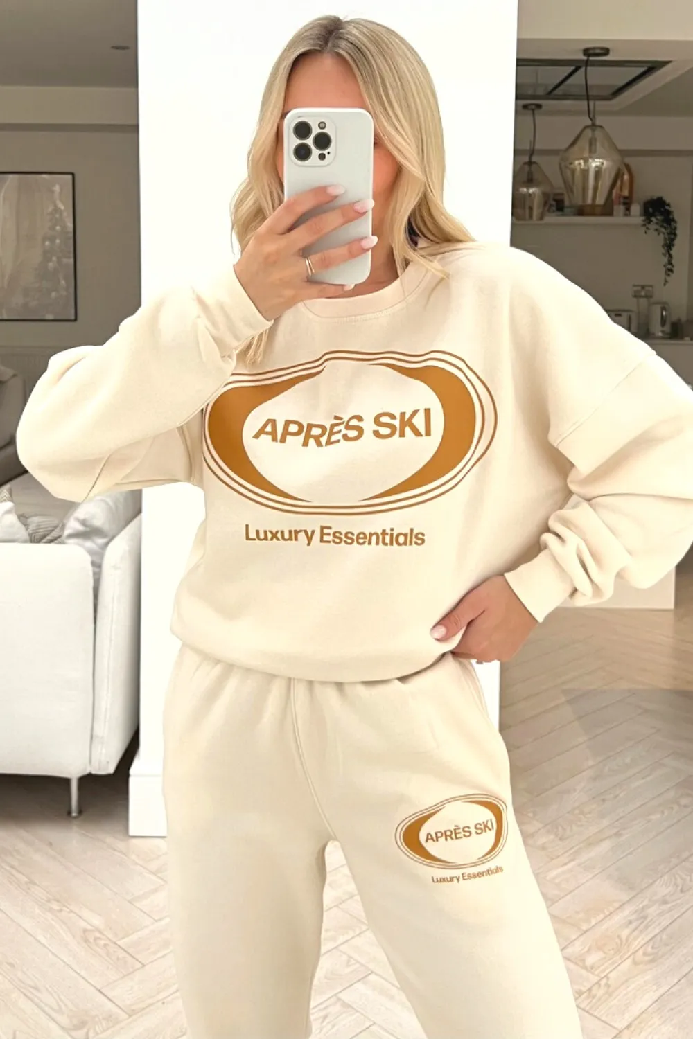 Aprés Ski ecru printed sweater loungewear set