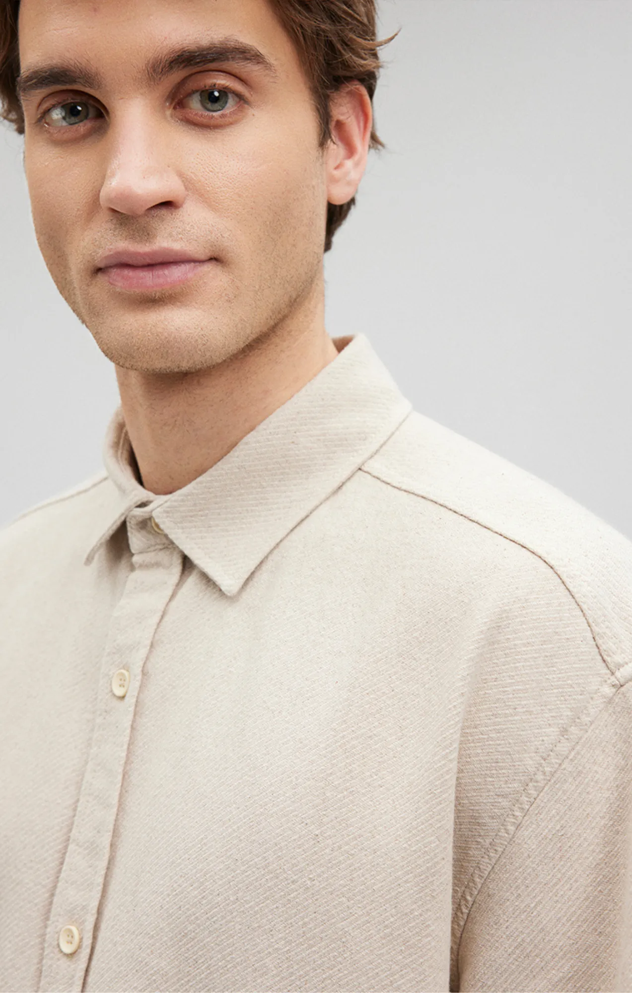 BOXY BUTTON-UP SHIRT IN OYSTER GRAY