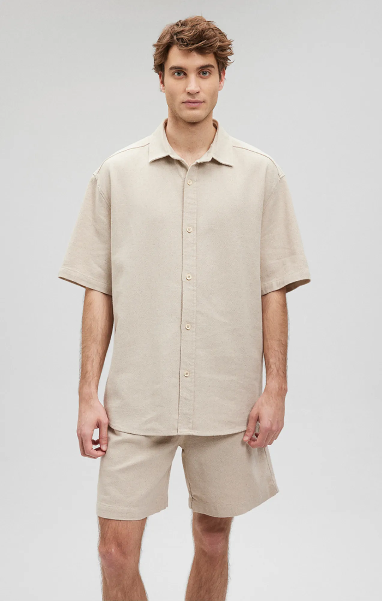 BOXY BUTTON-UP SHIRT IN OYSTER GRAY