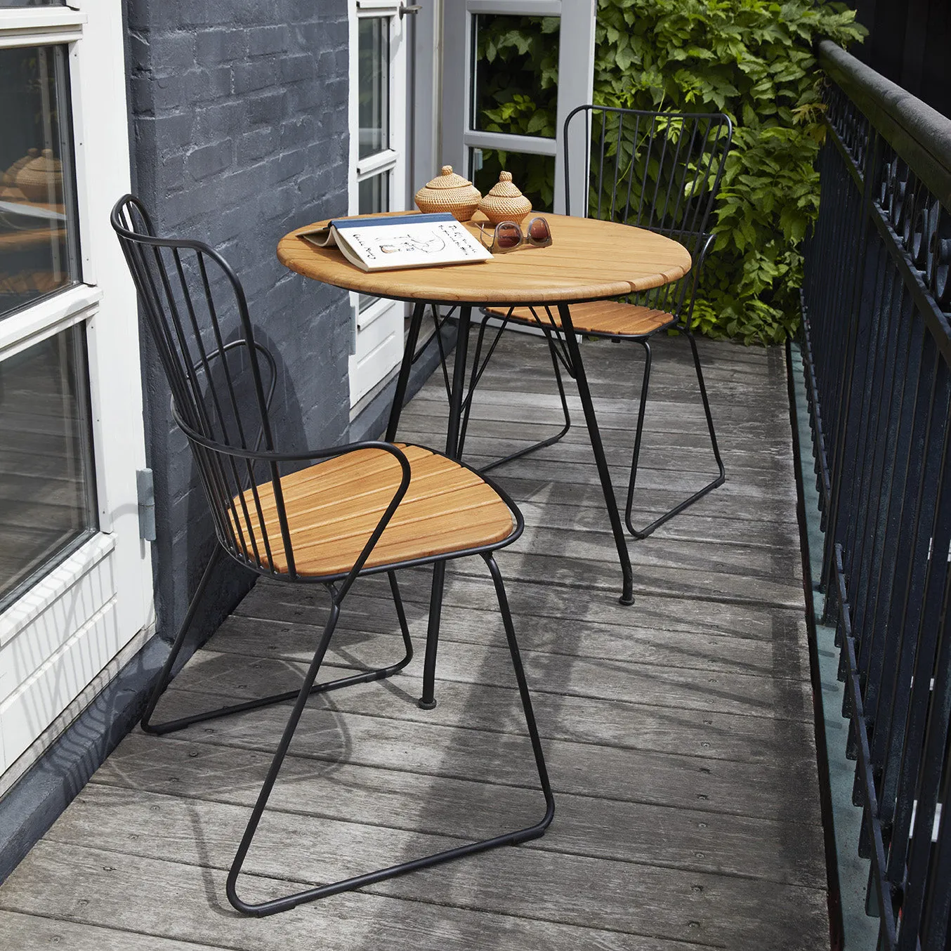 Circle Outdoor Dining Table