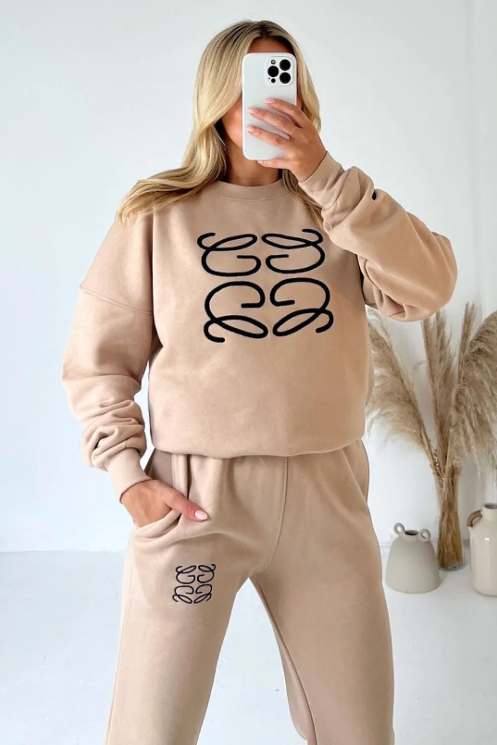 Gege stone embroidered sweater jogger premium loungewear set