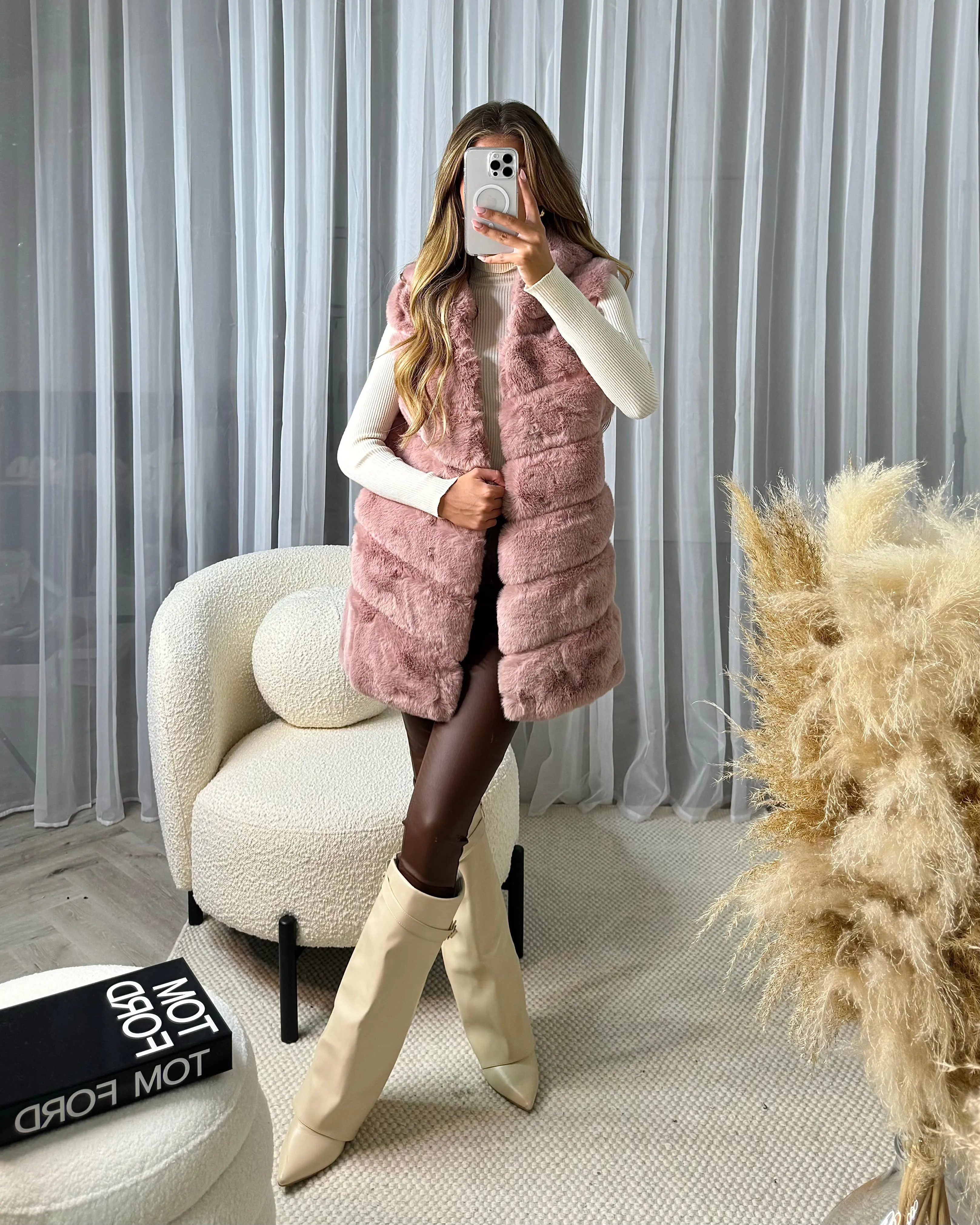 Naomi Faux Fur Gilet with Hood - Dusky Pink