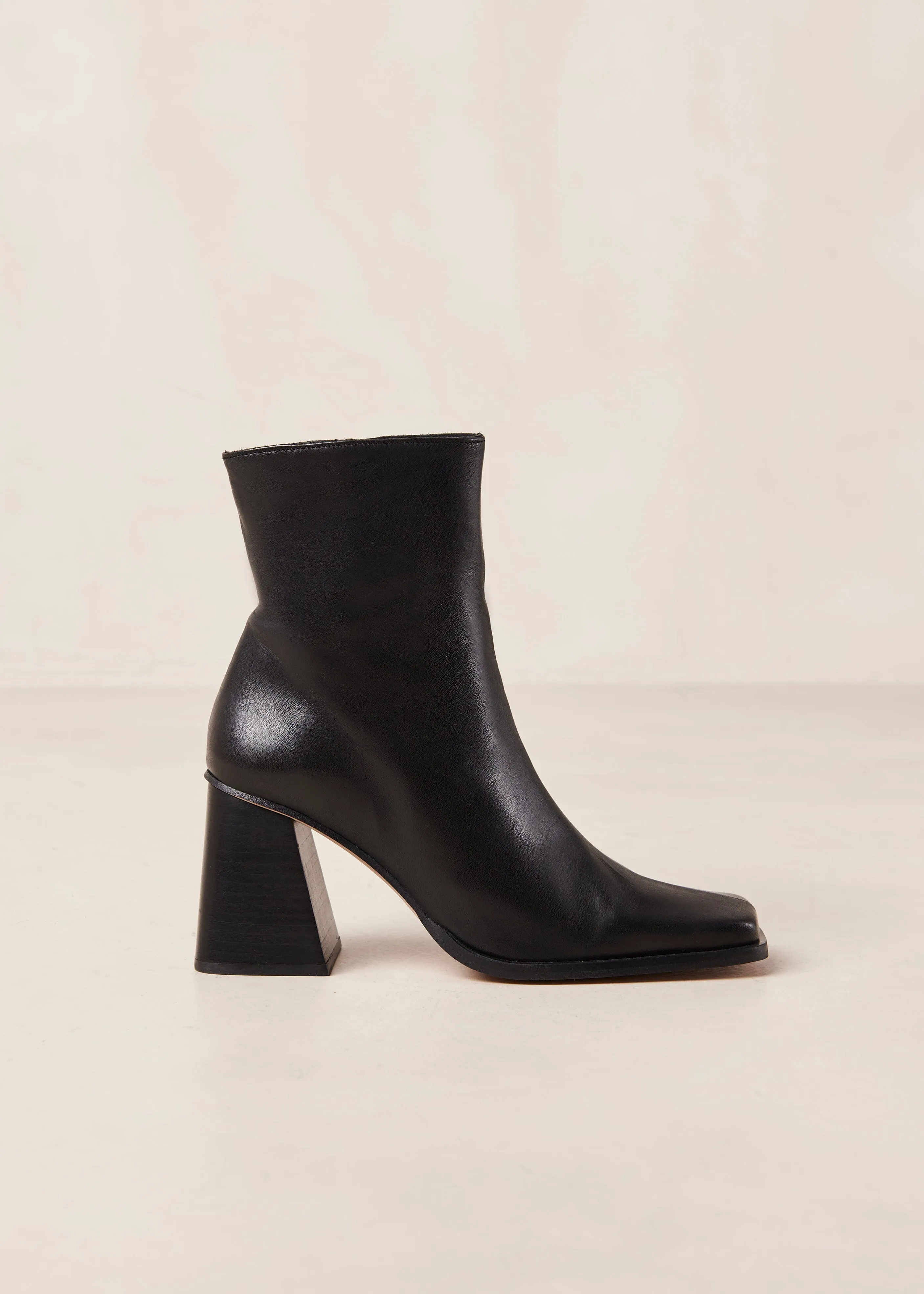 South Leather Ankle Boots Black